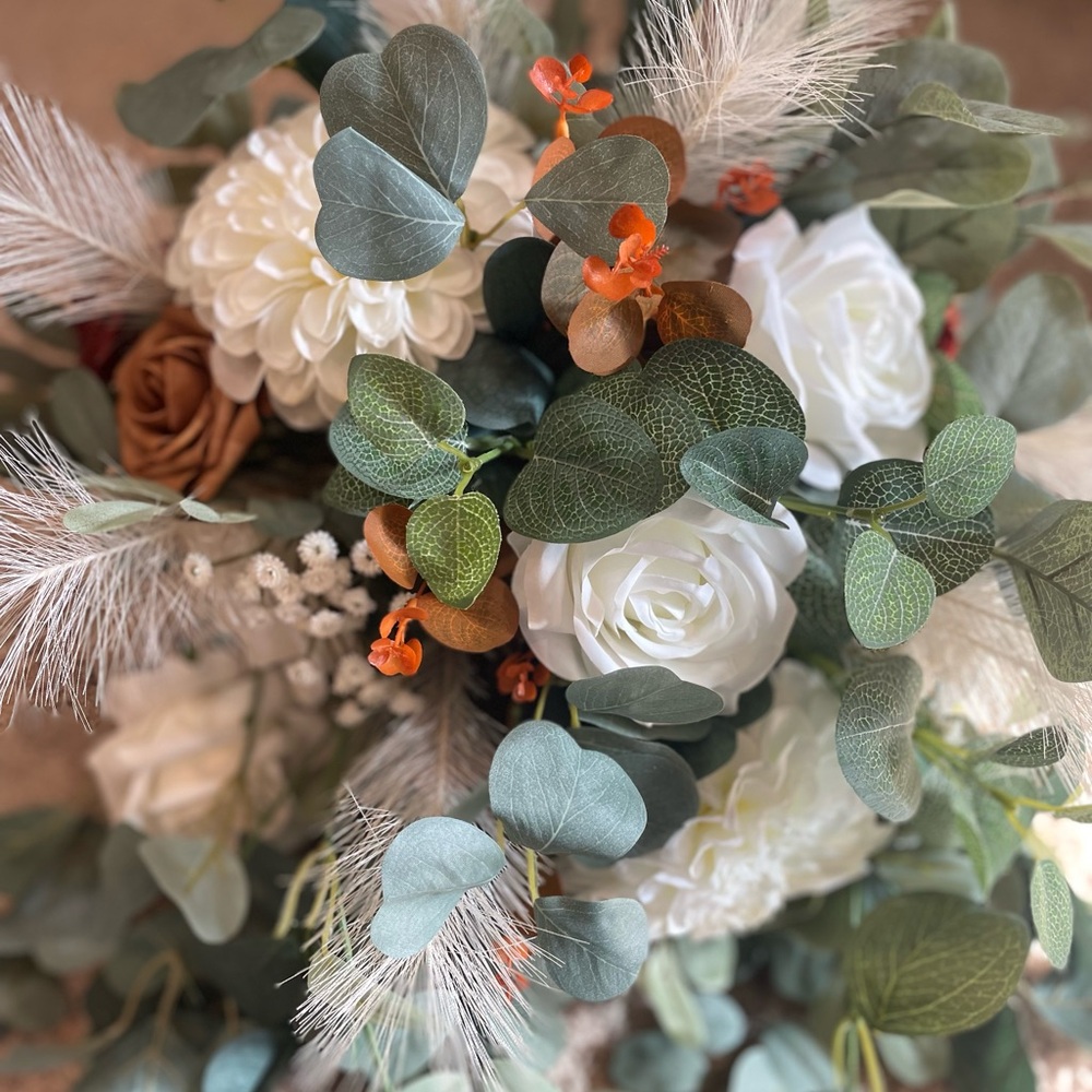 Ling’s Moment Ivory and Terracotta Custom Micro-Wedding Florals